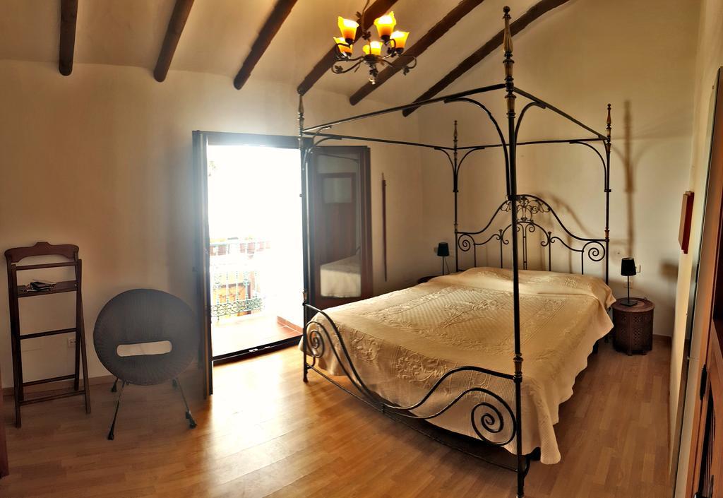 Villa Carabeo เนร์คา ภายนอก รูปภาพ
