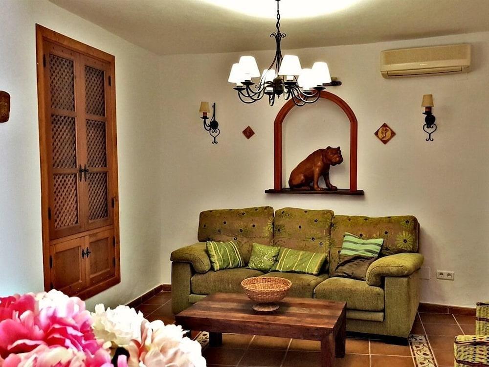 Villa Carabeo เนร์คา ภายนอก รูปภาพ